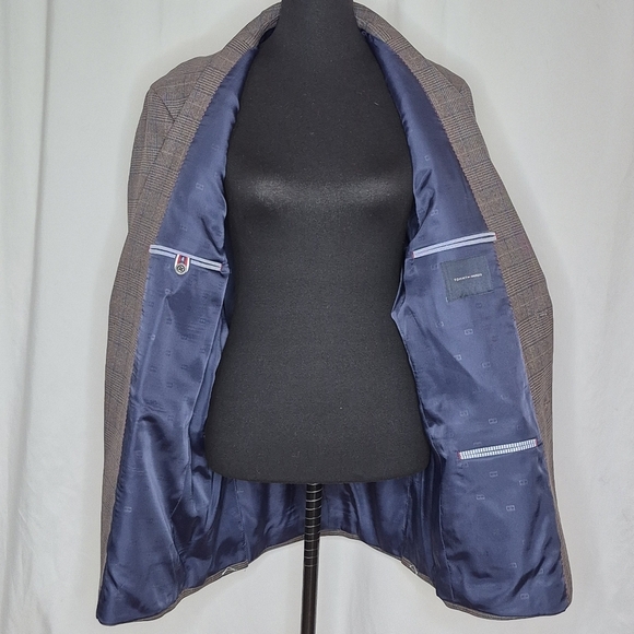 Tommy Hilfiger NWT THFLEX Modern Fit Brown Plaid Sport Coat - Size 44L - Picture 5 of 16